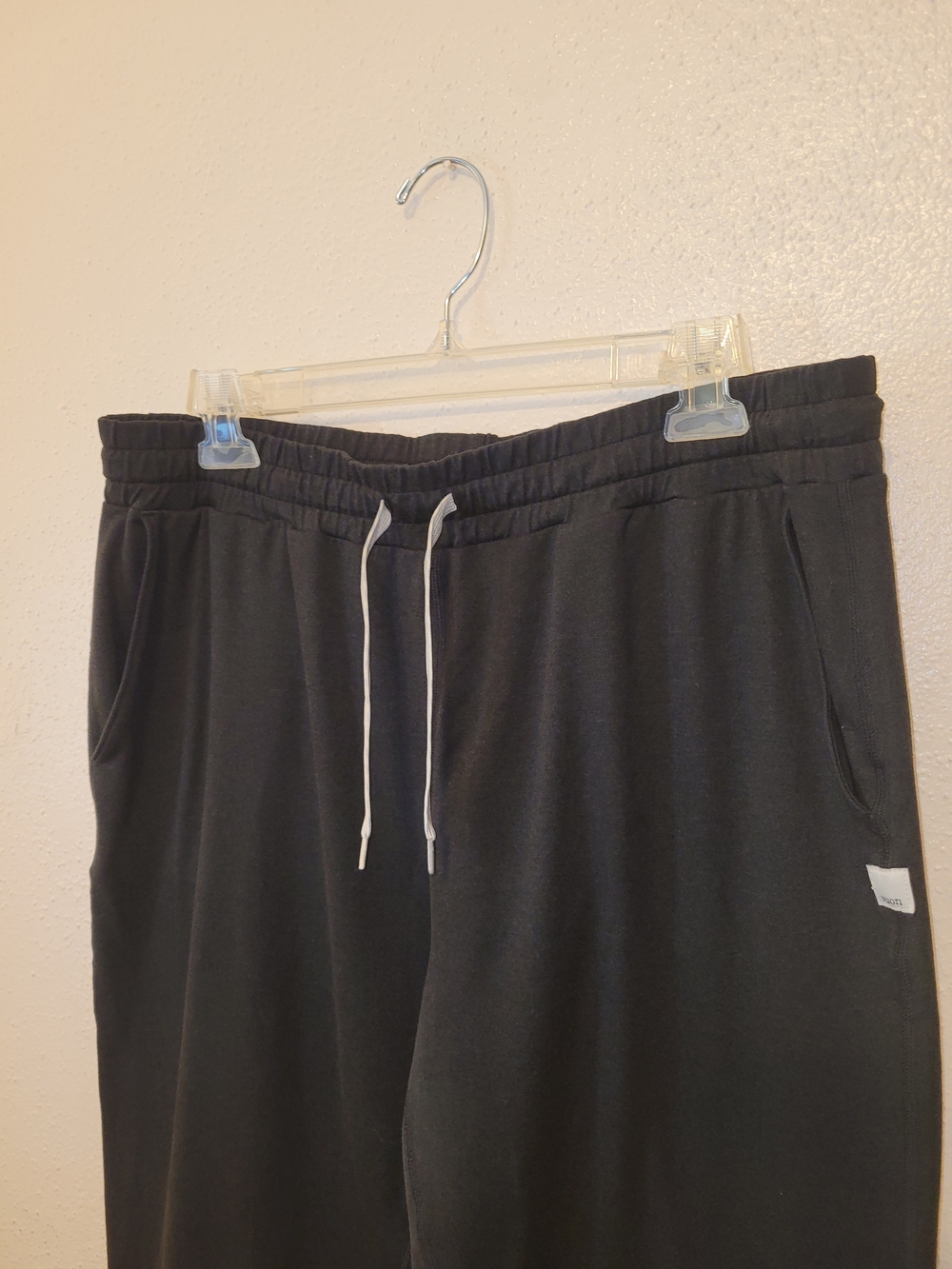 Vuori Ponto Performance Jogger Black Men's Size XL DreamKnit Athletic Lounge Pan - Picture 2 of 5